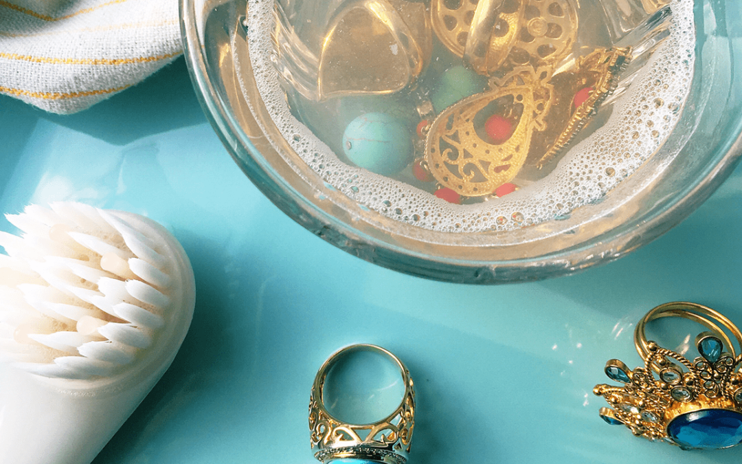 The Ultimate Guide to Choosing the Right Jewelry Cleaner: How to Bring Back the Sparkle