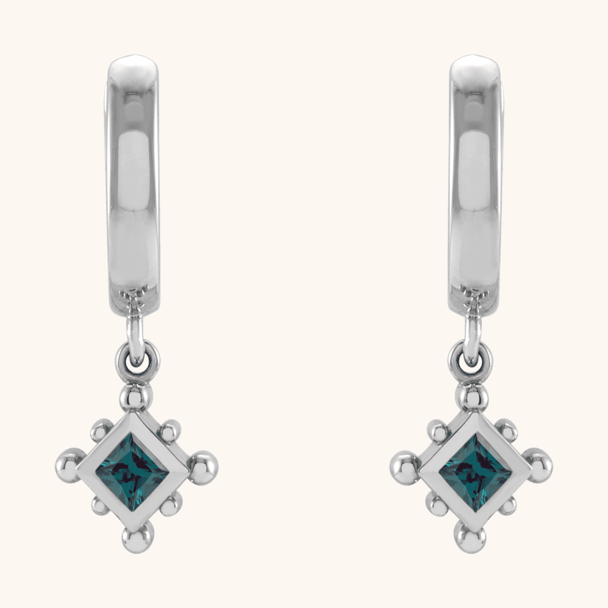 ProductImages_87598_127_P_PNG Gold Hoop Earrings