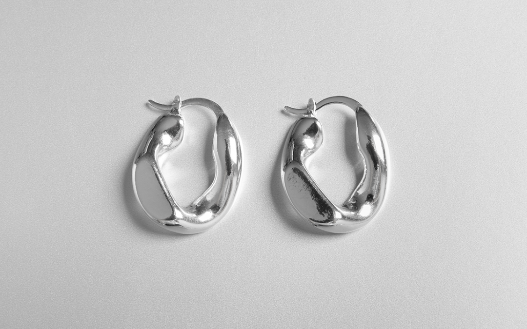 The Ultimate Guide to Hoop Earrings: From Chic Gold to Brilliant Diamond Styles for Women and Men